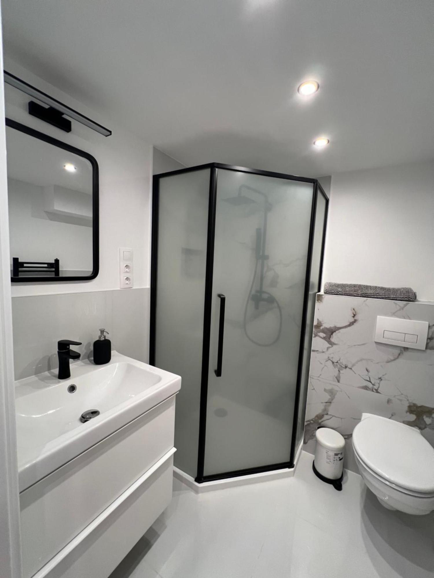 Apartment Carina Duplex Apartment- Near Nyugati Metro Line 3 *