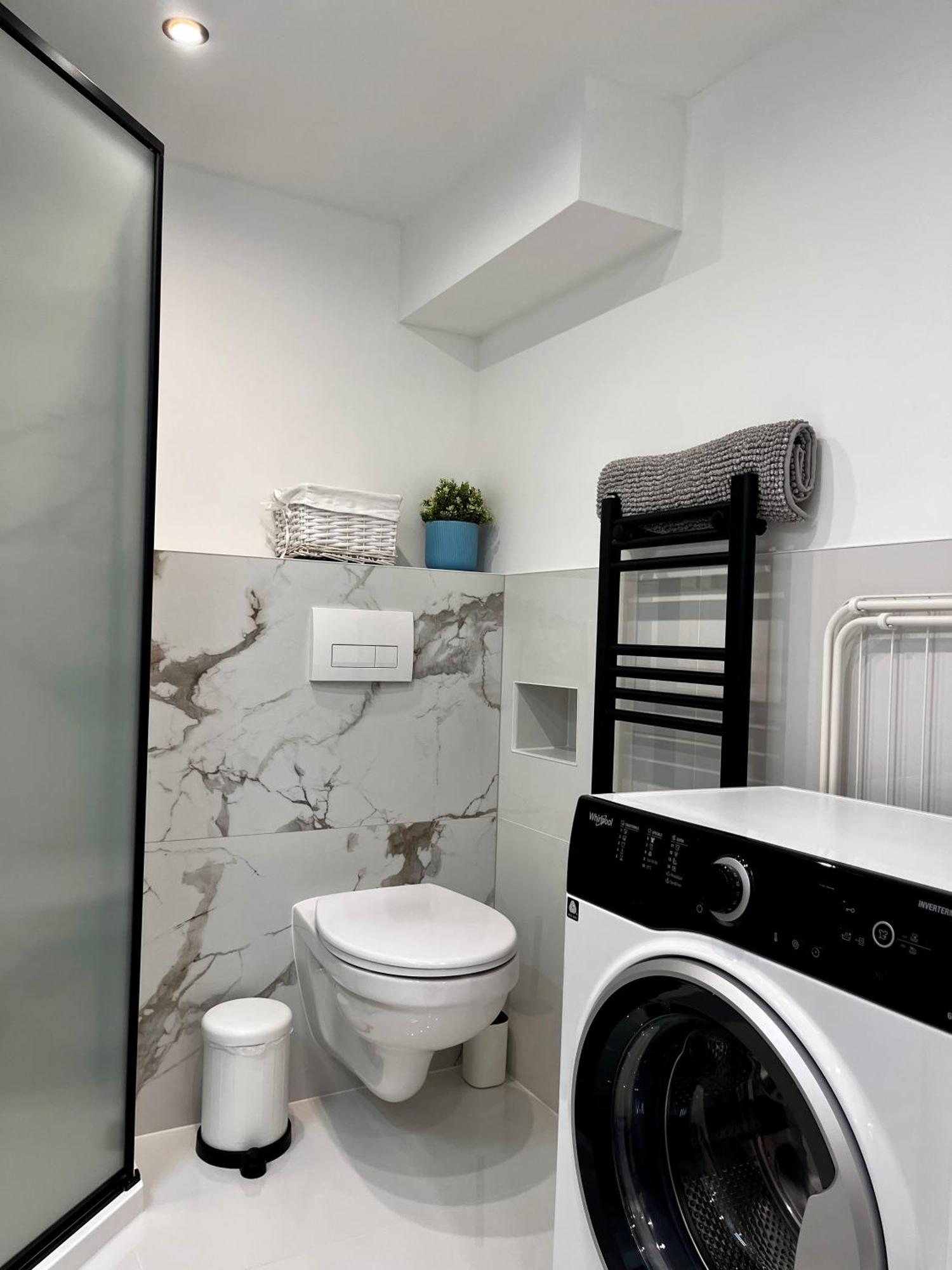 Carina Duplex Apartment- Near Nyugati Metro Line 3 Apartment *