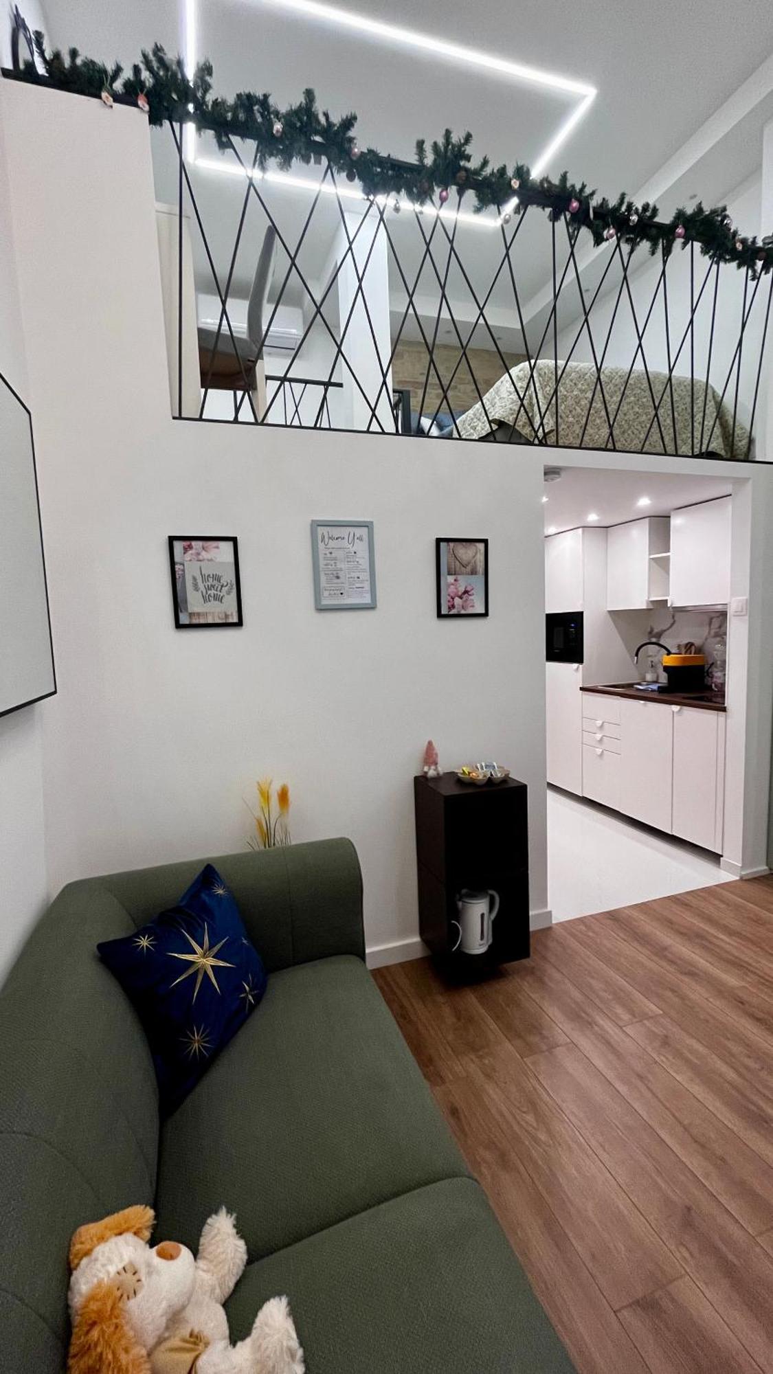 Carina Duplex Apartment- Near Nyugati Metro Line 3 Apartment *
